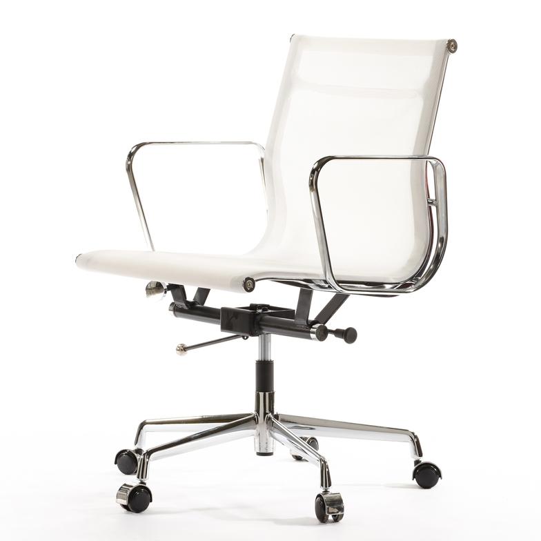 Premium EA117 Thin Pad Low Back Office Chair – Tan Brown Leather | Ergonomic Executive Swivel Desk Chair with Chromed Aluminium Frame