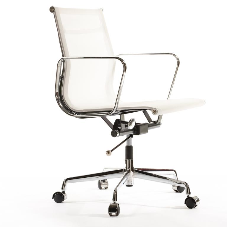 Premium EA117 Thin Pad Low Back Office Chair – Tan Brown Leather | Ergonomic Executive Swivel Desk Chair with Chromed Aluminium Frame